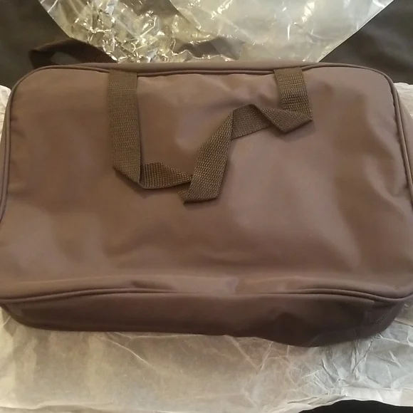 New mark.  Mark up case by Avon - Picture 2 of 16